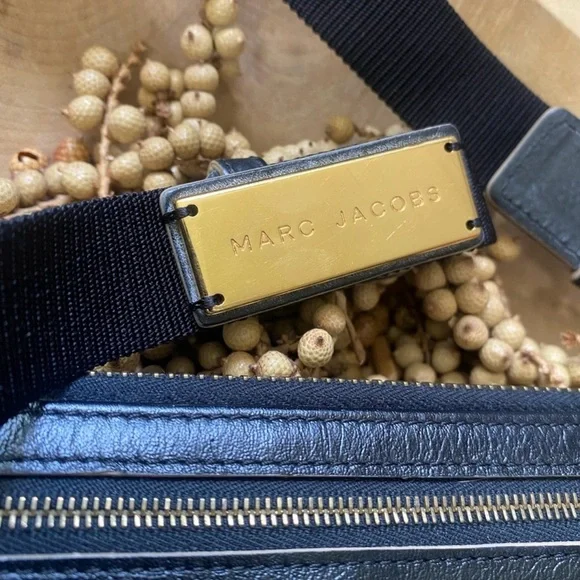 Authentic Rare Marc Jacobs Black/Gold Continental Wallet with Shoulder Strap - Picture 5 of 14